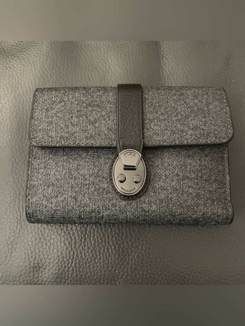 NWOT TUMI Leather Wallet